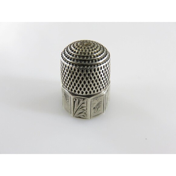 Antique Thimble Octagon Form F.A.B. Number 8 Sterling Silver Chamfered Decorated - Picture 4 of 7